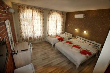 Трехместный номер в Отеле Hotel Divna